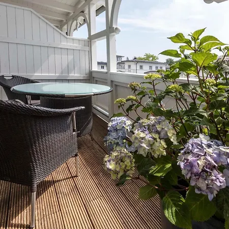 Alice Strandlaufer Mit Balkon *