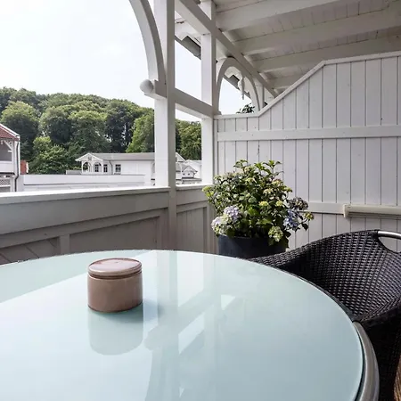 Alice Strandlaufer Mit Balkon * Binz